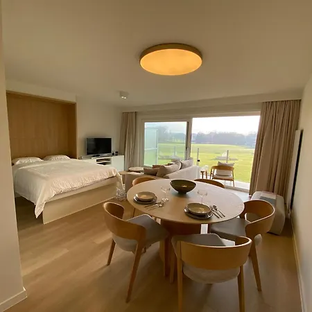 In Near Marina & Golf, Cleaning Included * 니우포르트
